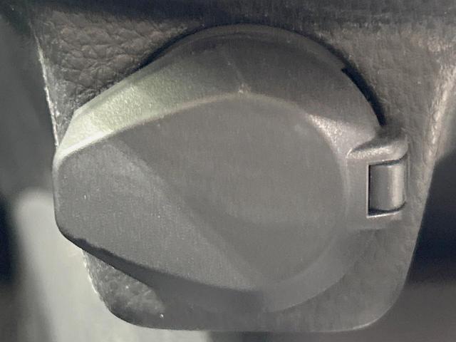 ノア ハイブリッドＳ－Ｚ　純正１０型ナビ　バックカメラ　両側電動ドア　快適利便　サイドステップ　衝突軽減　レーダークルーズ　禁煙車　電動リア　ハーフレザーシート　シートヒーター　１００Ｖ電源　コーナーセンサー　ＬＥＤヘッド（41枚目）