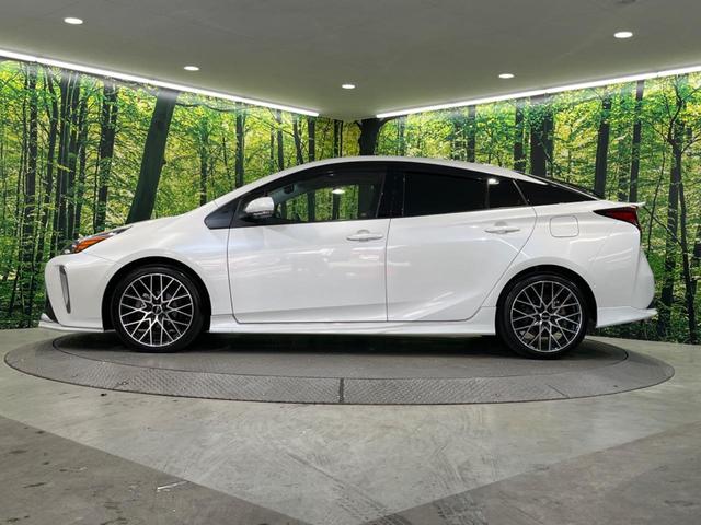 プリウス A サンルーフ フルエアロ 全周囲カメラ 衝突被害軽減システム レーダークルーズ パワーシート コーナーセンサー LEDヘッド ビルトインETC オートハイビーム 車線逸脱警報 ワンオーナー(25枚目)