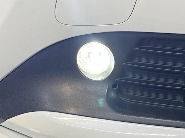 プリウス A サンルーフ フルエアロ 全周囲カメラ 衝突被害軽減システム レーダークルーズ パワーシート コーナーセンサー LEDヘッド ビルトインETC オートハイビーム 車線逸脱警報 ワンオーナー(29枚目)