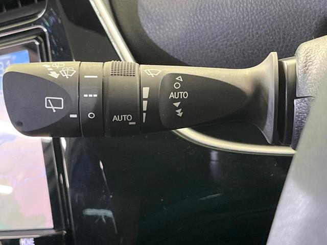 プリウス A サンルーフ フルエアロ 全周囲カメラ 衝突被害軽減システム レーダークルーズ パワーシート コーナーセンサー LEDヘッド ビルトインETC オートハイビーム 車線逸脱警報 ワンオーナー(38枚目)