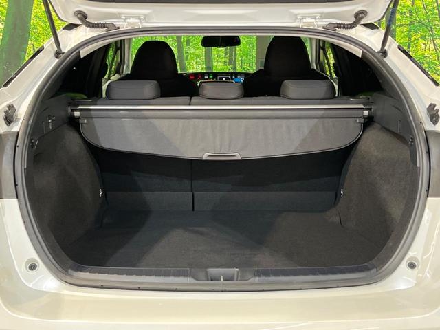 プリウス A サンルーフ フルエアロ 全周囲カメラ 衝突被害軽減システム レーダークルーズ パワーシート コーナーセンサー LEDヘッド ビルトインETC オートハイビーム 車線逸脱警報 ワンオーナー(44枚目)