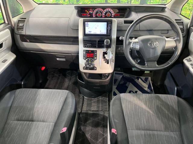 ノア Si 純正SDナビ 後席モニター バックカメラ 禁煙車 スマートキー HIDヘッド ナビ連動ETC オートライト オートエアコン 純正16インチアルミ Bluetooth フルセグ HIDフォグ(2枚目)