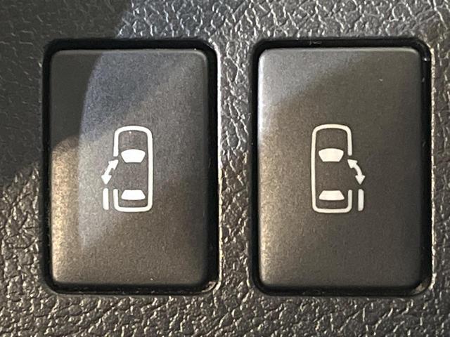 ノア Si 純正SDナビ 後席モニター バックカメラ 禁煙車 スマートキー HIDヘッド ナビ連動ETC オートライト オートエアコン 純正16インチアルミ Bluetooth フルセグ HIDフォグ(4枚目)