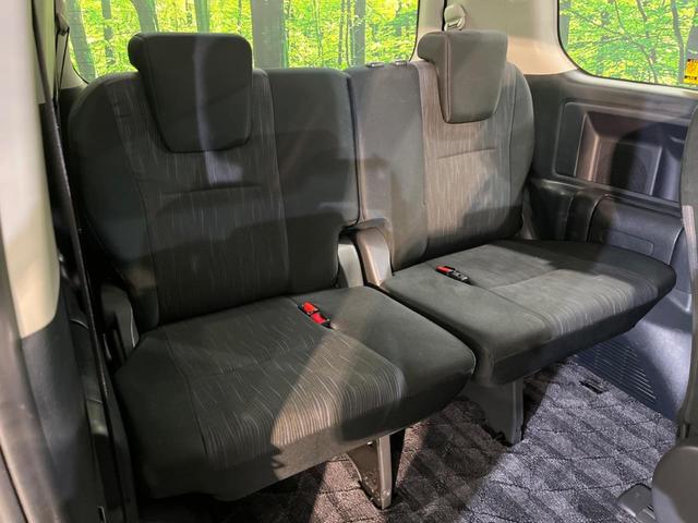 ノア Si 純正SDナビ 後席モニター バックカメラ 禁煙車 スマートキー HIDヘッド ナビ連動ETC オートライト オートエアコン 純正16インチアルミ Bluetooth フルセグ HIDフォグ(12枚目)