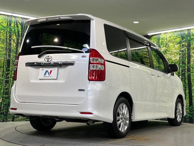 ノア Si 純正SDナビ 後席モニター バックカメラ 禁煙車 スマートキー HIDヘッド ナビ連動ETC オートライト オートエアコン 純正16インチアルミ Bluetooth フルセグ HIDフォグ(20枚目)