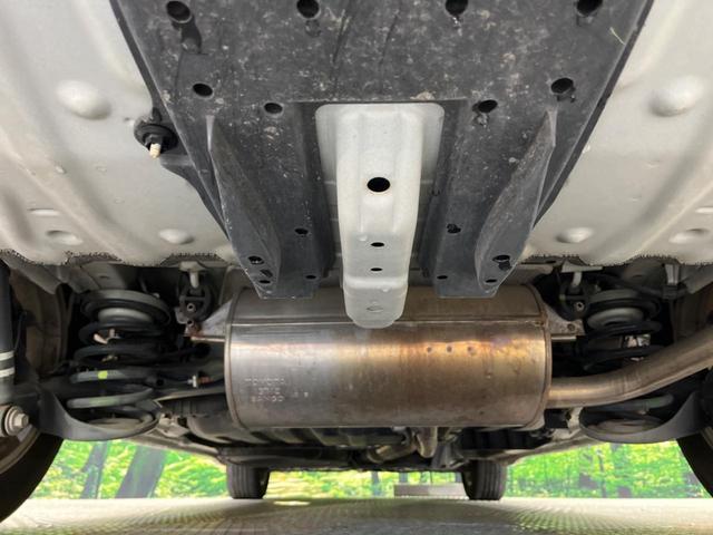 ノア Si 純正SDナビ 後席モニター バックカメラ 禁煙車 スマートキー HIDヘッド ナビ連動ETC オートライト オートエアコン 純正16インチアルミ Bluetooth フルセグ HIDフォグ(22枚目)