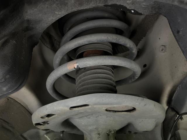 ノア Si 純正SDナビ 後席モニター バックカメラ 禁煙車 スマートキー HIDヘッド ナビ連動ETC オートライト オートエアコン 純正16インチアルミ Bluetooth フルセグ HIDフォグ(24枚目)