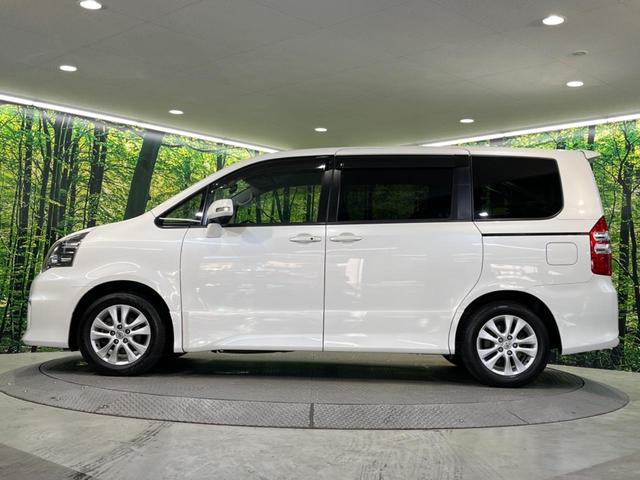 ノア Si 純正SDナビ 後席モニター バックカメラ 禁煙車 スマートキー HIDヘッド ナビ連動ETC オートライト オートエアコン 純正16インチアルミ Bluetooth フルセグ HIDフォグ(26枚目)