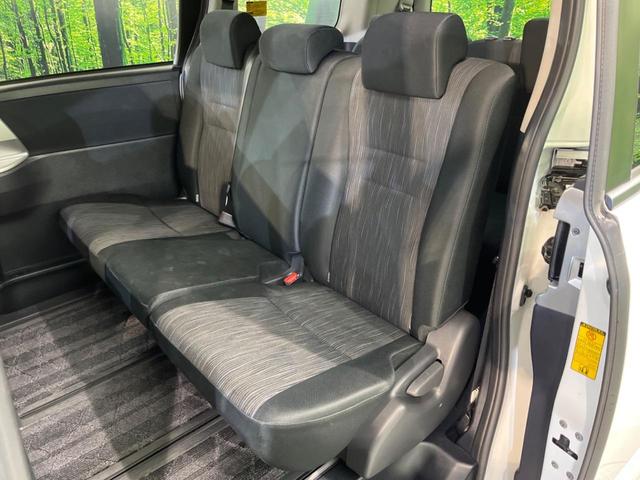 ノア Si 純正SDナビ 後席モニター バックカメラ 禁煙車 スマートキー HIDヘッド ナビ連動ETC オートライト オートエアコン 純正16インチアルミ Bluetooth フルセグ HIDフォグ(45枚目)