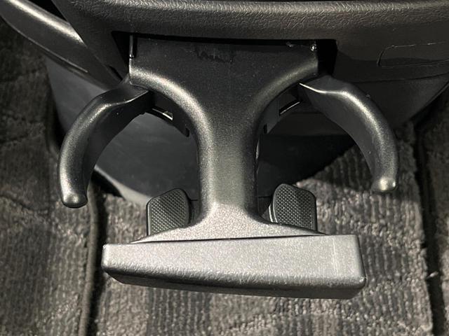 ノア Si 純正SDナビ 後席モニター バックカメラ 禁煙車 スマートキー HIDヘッド ナビ連動ETC オートライト オートエアコン 純正16インチアルミ Bluetooth フルセグ HIDフォグ(54枚目)