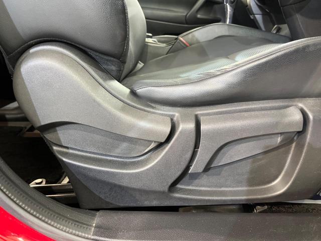 エクストレイル ２０Ｘ　エマージェンシーブレーキパッケージ　４ＷＤ　純正ＳＤナビ　バックカメラ　禁煙車　ハーフレザーシート　スマートキー　ナビ連動ＥＴＣ　オートエアコン　純正１７インチアルミ　Ｂｌｕｅｔｏｏｔｈ　ＤＶＤ再生（52枚目）