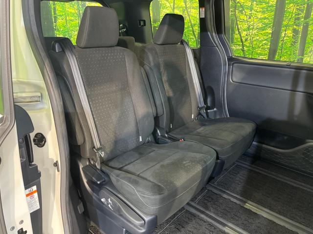 ノア G 両側電動ドア 純正SDナビ 後席モニター バックカメラ 衝突被害軽減システム 禁煙車 前席シートエアコン スマートキー LEDヘッド ナビ連動ETC クルコン オートライト オートエアコン(12枚目)