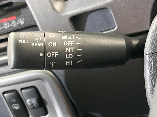 ハイゼットカーゴ クルーズ　５５ｔｈアニバーサリーゴールドエディション　エアコン　ＣＤ再生　電動格納ミラー　衝突安全ボディ　プライバシーガラス　ドアバイザー　パワーステアリングｊ　パワーウィンドウ　運転席エアバック　助手席エアバック（40枚目）