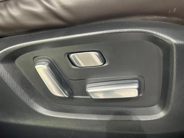 【パワーシート】スイッチ一つで簡単にシートの微調整が可能！電動だから力もいりません！快適なシートポジションにセットして、快適なドライブをお楽しみください。