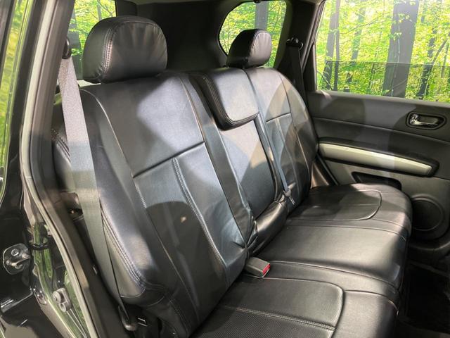 後部座席も気になるようなキズ・汚れやへたり等、大きなダメージはなく、良好な状態です。