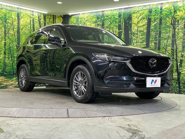 高透明度のガラス皮膜で撥水はもちろん、上質なツヤ・光沢を実現。紫外線や酸性雨から大切な愛車を保護し、色あせ・劣化を防止。「弾スプラッシュコート」、「弾プリミッサコート」からお選びいただけます。