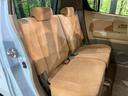 後部座席も気になるようなキズ・汚れやへたり等、大きなダメージはなく、良好な状態です。