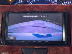 【バックカメラ】駐車時に後方がリアルタイム映像で確認できます。大型商業施設や立体駐車場での駐車時や、夜間のバック時に大活躍！運転スキルに関わらず、今や必須となった装備のひとつです！ 6