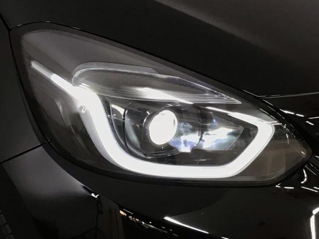 フィット ｅ：ＨＥＶホーム　レンタＵＰ・ＬＥＤ・ディスプレイオーディオ・ホンダＣＯＮＮＥＣＴ・ＥＴＣ　前後誤発進抑制機能　クリソナ　助手席エアバッグ　運転席エアバッグ　ＬＥＤライト　ＵＳＢ接続　バックカメラ　ＡＢＳ　フルセグＴＶ（3枚目）