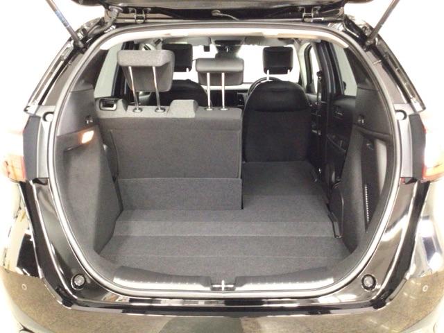 フィット ｅ：ＨＥＶホーム　レンタＵＰ・ＬＥＤ・ディスプレイオーディオ・ホンダＣＯＮＮＥＣＴ・ＥＴＣ　前後誤発進抑制機能　クリソナ　助手席エアバッグ　運転席エアバッグ　ＬＥＤライト　ＵＳＢ接続　バックカメラ　ＡＢＳ　フルセグＴＶ（13枚目）