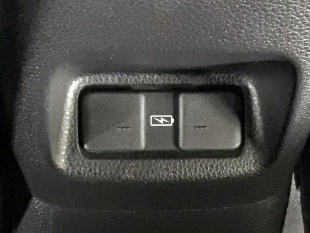 フィット ｅ：ＨＥＶホーム　レンタＵＰ・ＬＥＤ・ディスプレイオーディオ・ホンダＣＯＮＮＥＣＴ・ＥＴＣ　前後誤発進抑制機能　クリソナ　助手席エアバッグ　運転席エアバッグ　ＬＥＤライト　ＵＳＢ接続　バックカメラ　ＡＢＳ　フルセグＴＶ（26枚目）