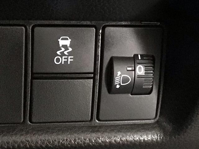 フィット ｅ：ＨＥＶホーム　レンタＵＰ・ＬＥＤ・ディスプレイオーディオ・ホンダＣＯＮＮＥＣＴ・ＥＴＣ　前後誤発進抑制機能　クリソナ　助手席エアバッグ　運転席エアバッグ　ＬＥＤライト　ＵＳＢ接続　バックカメラ　ＡＢＳ　フルセグＴＶ（32枚目）