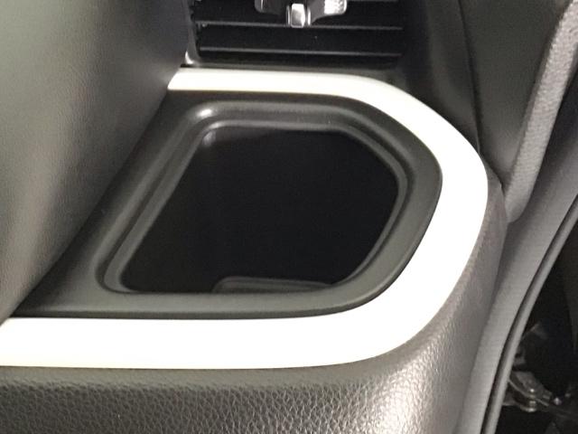 フィット ｅ：ＨＥＶホーム　レンタＵＰ・ＬＥＤ・ディスプレイオーディオ・ホンダＣＯＮＮＥＣＴ・ＥＴＣ　前後誤発進抑制機能　クリソナ　助手席エアバッグ　運転席エアバッグ　ＬＥＤライト　ＵＳＢ接続　バックカメラ　ＡＢＳ　フルセグＴＶ（33枚目）