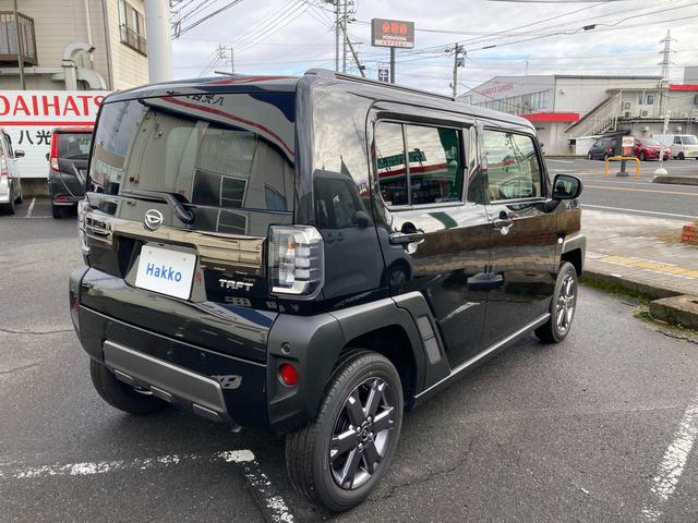 タフト Ｇ　ダーククロムベンチャー　純正９インチディスプレイオーディオ・バックカメラ・フルセグ・ＬＥＤヘッドランプ　スマートアシスト　アダプティブクルーズコントロール　スマートキー　オートエアコン　プッシュスボタンタート　オートライト（4枚目）