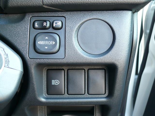 ハイエースバン ロングDX GLパッケージ 登録済未使用車 トヨタセイフティセンス LEDライト パノラミックビューモニター プライバシーレーンキープアシスト オートハイビーム クリアランスソナー プライバシーガラス 助手席エアバック 100V(14枚目)