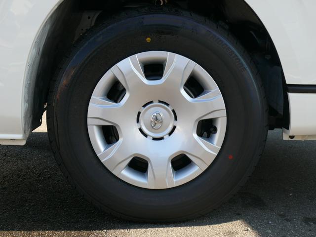 ハイエースバン ロングDX GLパッケージ 登録済未使用車 トヨタセイフティセンス LEDライト パノラミックビューモニター プライバシーレーンキープアシスト オートハイビーム クリアランスソナー プライバシーガラス 助手席エアバック 100V(53枚目)