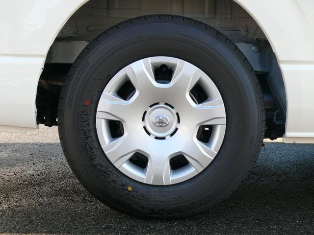 ハイエースバン ロングDX GLパッケージ 登録済未使用車 トヨタセイフティセンス LEDライト パノラミックビューモニター プライバシーレーンキープアシスト オートハイビーム クリアランスソナー プライバシーガラス 助手席エアバック 100V(55枚目)