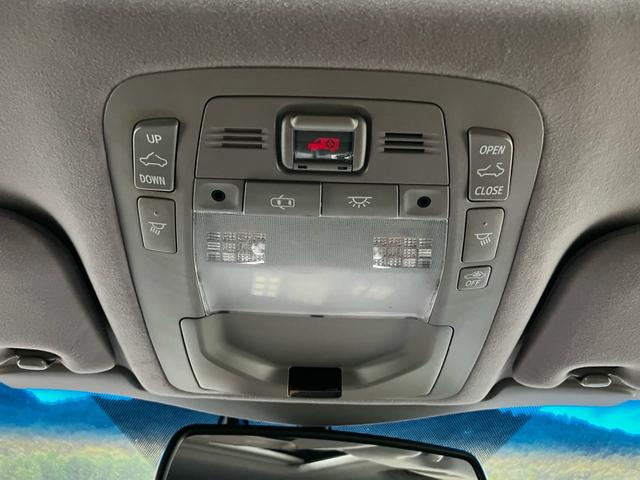 クラウンハイブリッド アスリートＧ　サンルーフ　パワーシート　ＥＴＣ　ＨＤＤナビ　バックカメラ　フルセグＴＶ　Ｂｌｕｅｔｏｏｔｈ　ＣＤ　ＤＶＤ　ＨＩＤヘッドライト　クルコン　スマートキー　ＡＷ１９インチ　バックソナー　シートヒーター（6枚目）