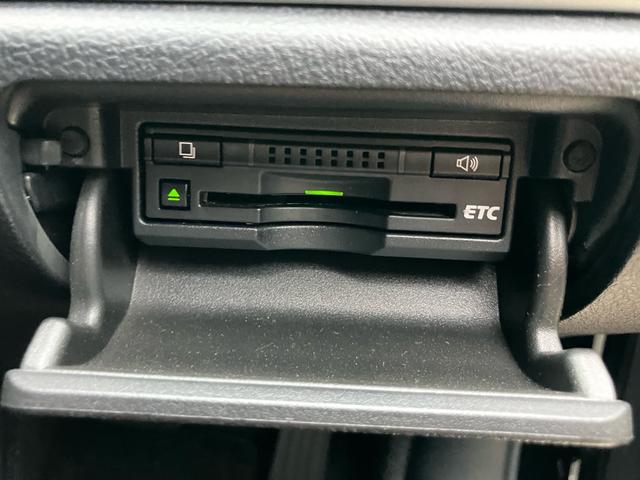 クラウンハイブリッド アスリートＧ　サンルーフ　パワーシート　ＥＴＣ　ＨＤＤナビ　バックカメラ　フルセグＴＶ　Ｂｌｕｅｔｏｏｔｈ　ＣＤ　ＤＶＤ　ＨＩＤヘッドライト　クルコン　スマートキー　ＡＷ１９インチ　バックソナー　シートヒーター（7枚目）