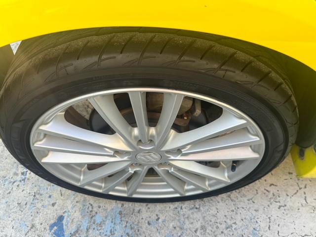 スイフトスポーツ ベースグレード　６速ＭＴ　ＥＴＣ　ナビ　フルセグＴＶ　Ｂｌｕｅｔｏｏｔｈ　ＣＤ　ＤＶＤ　オートエアコン　電動格納ミラー　クルーズコントロール　ＡＷ１７インチ　スマートキー　ＡＢＳ　横滑り防止装置　オートライト（29枚目）