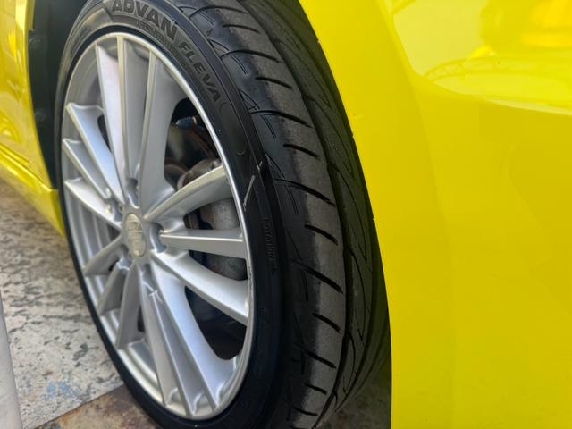 スイフトスポーツ ベースグレード　６速ＭＴ　ＥＴＣ　ナビ　フルセグＴＶ　Ｂｌｕｅｔｏｏｔｈ　ＣＤ　ＤＶＤ　オートエアコン　電動格納ミラー　クルーズコントロール　ＡＷ１７インチ　スマートキー　ＡＢＳ　横滑り防止装置　オートライト（32枚目）