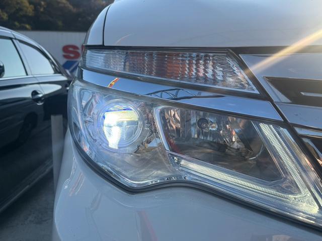 セレナ ライダー　ブラックライン　Ｓ－ハイブリッド　８人乗り　衝突被害軽減システム　レーンアシスト　両側電動スライドドア　ＥＴＣ　ナビ　フルセグＴＶ　Ｂｌｕｅｔｏｏｔｈ　ＣＤ　ＤＶＤ　オートエアコン　スマートキー　ＬＥＤヘッドライト　クルコン　ＡＷ（26枚目）