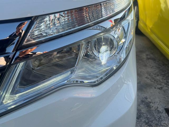 セレナ ライダー　ブラックライン　Ｓ－ハイブリッド　８人乗り　衝突被害軽減システム　レーンアシスト　両側電動スライドドア　ＥＴＣ　ナビ　フルセグＴＶ　Ｂｌｕｅｔｏｏｔｈ　ＣＤ　ＤＶＤ　オートエアコン　スマートキー　ＬＥＤヘッドライト　クルコン　ＡＷ（27枚目）