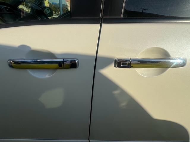 セレナ ライダー　ブラックライン　Ｓ－ハイブリッド　８人乗り　衝突被害軽減システム　レーンアシスト　両側電動スライドドア　ＥＴＣ　ナビ　フルセグＴＶ　Ｂｌｕｅｔｏｏｔｈ　ＣＤ　ＤＶＤ　オートエアコン　スマートキー　ＬＥＤヘッドライト　クルコン　ＡＷ（36枚目）