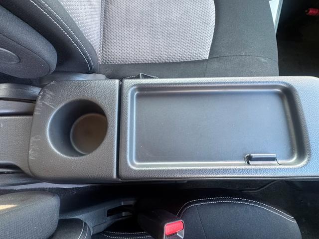 セレナ ライダー　ブラックライン　Ｓ－ハイブリッド　８人乗り　衝突被害軽減システム　レーンアシスト　両側電動スライドドア　ＥＴＣ　ナビ　フルセグＴＶ　Ｂｌｕｅｔｏｏｔｈ　ＣＤ　ＤＶＤ　オートエアコン　スマートキー　ＬＥＤヘッドライト　クルコン　ＡＷ（41枚目）