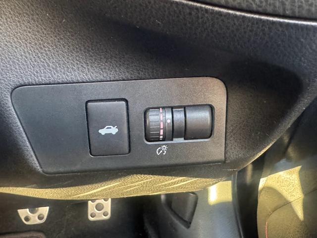 ８６ ＧＴ　６速ＭＴ　ＨＩＤヘッドライト　フォグライト　スマートキー　オートエアコン　電動格納ミラー　ＡＷ１８インチ　ＡＢＳ　横滑り防止装置　盗難防止システム　パワーウィンドウ　パワーステアリング（11枚目）