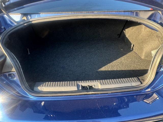 ８６ ＧＴ　６速ＭＴ　ＨＩＤヘッドライト　フォグライト　スマートキー　オートエアコン　電動格納ミラー　ＡＷ１８インチ　ＡＢＳ　横滑り防止装置　盗難防止システム　パワーウィンドウ　パワーステアリング（15枚目）