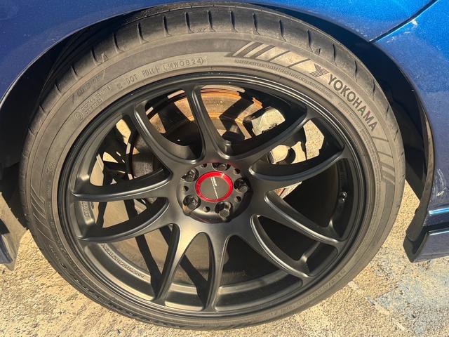 ８６ ＧＴ　６速ＭＴ　ＨＩＤヘッドライト　フォグライト　スマートキー　オートエアコン　電動格納ミラー　ＡＷ１８インチ　ＡＢＳ　横滑り防止装置　盗難防止システム　パワーウィンドウ　パワーステアリング（25枚目）