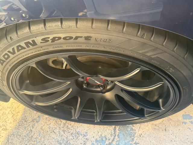 ８６ ＧＴ　６速ＭＴ　ＨＩＤヘッドライト　フォグライト　スマートキー　オートエアコン　電動格納ミラー　ＡＷ１８インチ　ＡＢＳ　横滑り防止装置　盗難防止システム　パワーウィンドウ　パワーステアリング（26枚目）