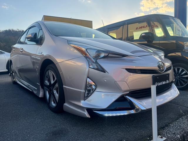 プリウス Sセーフティプラス フルエアロ 衝突被害軽減システム レーンアシスト ETC ナビ バックカメラ フルセグTV Bluetooth CD DVD LEDヘッドライト コーナーセンサー クルコン オートエアコン AW(2枚目)