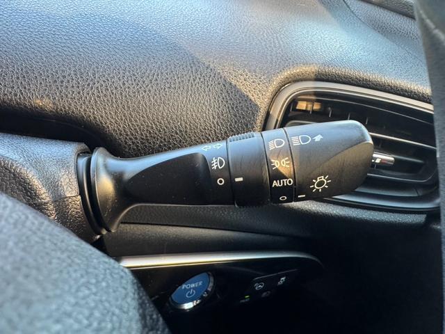 プリウス Sセーフティプラス フルエアロ 衝突被害軽減システム レーンアシスト ETC ナビ バックカメラ フルセグTV Bluetooth CD DVD LEDヘッドライト コーナーセンサー クルコン オートエアコン AW(17枚目)