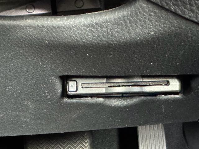 C-HR G 衝突被害軽減システム レーンアシスト ハーフレザー コーナーセンサー ETC ナビ バックカメラ フルセグTV Bluetooth CD DVD シートヒーター クルコン AW18インチ スマートキー(4枚目)