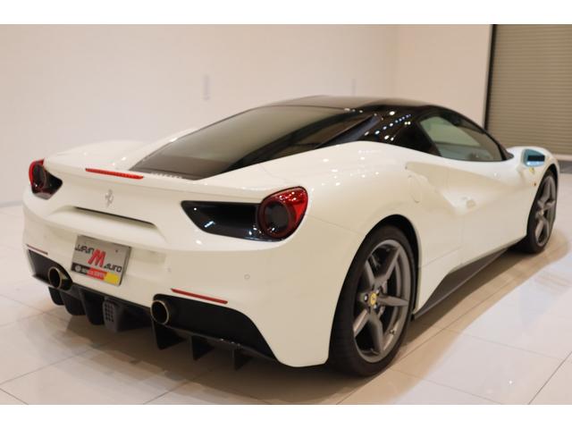 ４８８ＧＴＢ ベースグレード　Ｆ１　ＤＣＴ　並行車　カーボンレーシングシート　フロントリフティングシステム　フロントリアカメラ　カーボンインテリア　ＬＥＤヘッドライト　カーボンステアリング　禁煙車（5枚目）