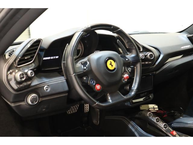 ４８８ＧＴＢ ベースグレード　Ｆ１　ＤＣＴ　並行車　カーボンレーシングシート　フロントリフティングシステム　フロントリアカメラ　カーボンインテリア　ＬＥＤヘッドライト　カーボンステアリング　禁煙車（15枚目）