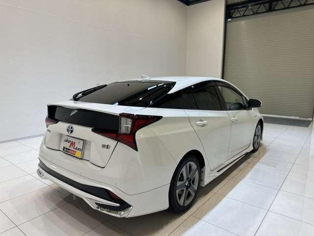 プリウス Sツーリングセレクション モデリスタエアロ 8インチナビ フルセグTV ブラックレザーインテリア シートヒーター バックカメラ ドライブレコーダー タイヤ新品装着 LEDヘッドライト 車線キープアシスト 禁煙車(7枚目)