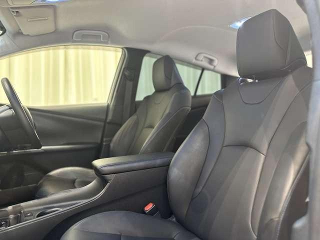 プリウス Sツーリングセレクション モデリスタエアロ 8インチナビ フルセグTV ブラックレザーインテリア シートヒーター バックカメラ ドライブレコーダー タイヤ新品装着 LEDヘッドライト 車線キープアシスト 禁煙車(13枚目)